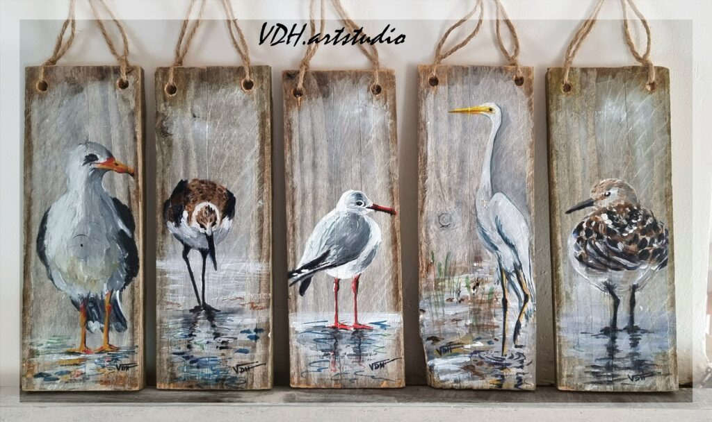 oiseaux de mer peints à la main sur bois